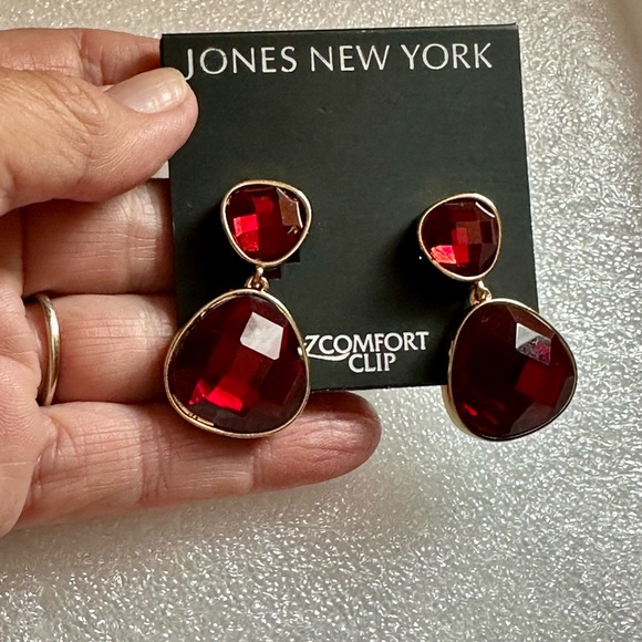 Jones of New York Red Glass Collar Necklace and Earrings NWT - Picture 3 of 8